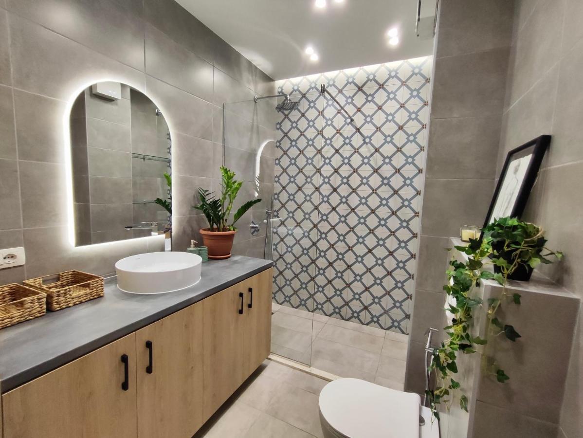 Ferienwohnung Modern Style 2Br-Apt - 10Min To Skanderbeg Square Tirana Exterior foto